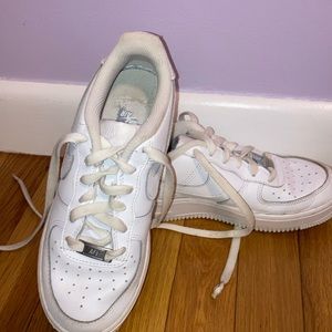 Big kids 3.5 Nike Air Force 1’s